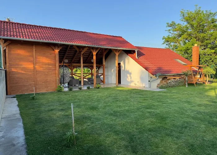 شقة Sebina Zarucujici Absolutni Soukromi A Klid S Lahvi Vina Jako Darek Drnholec